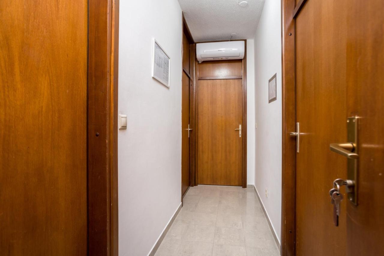 Apartment Jakovac By El-Pi Tours Njivice Exterior foto